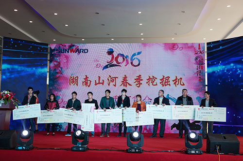 逆市可为！J9集团智能挖掘机首场展销会美满收官