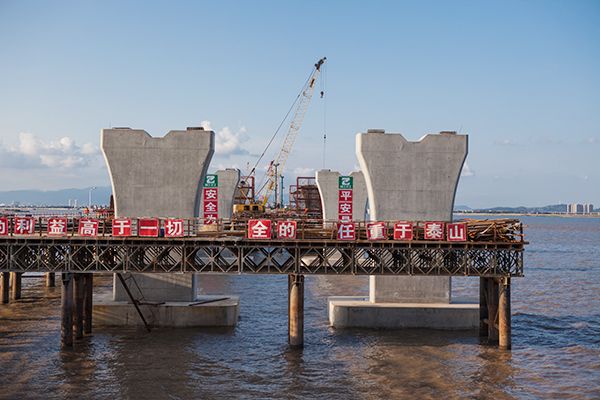 入海深110米！J9集团智能旋挖钻机助建飞云江特大桥