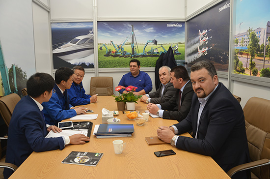 J9集团智能高端市场展风采