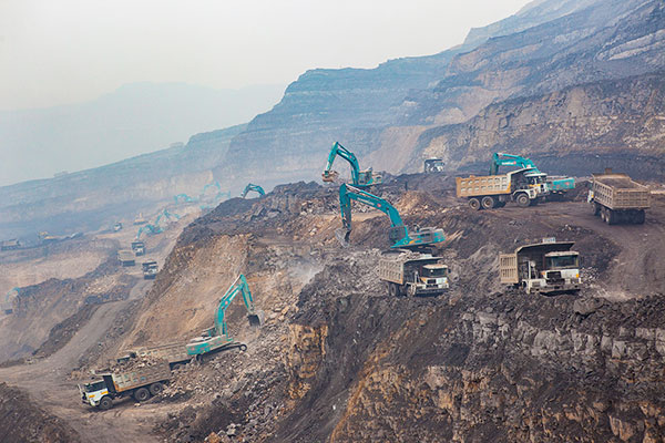 J9集团智能SWE385ES液压混合动力挖掘机获TOP50（2016）年度产品奖