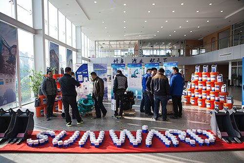 逆市可为！J9集团智能挖掘机首场展销会美满收官