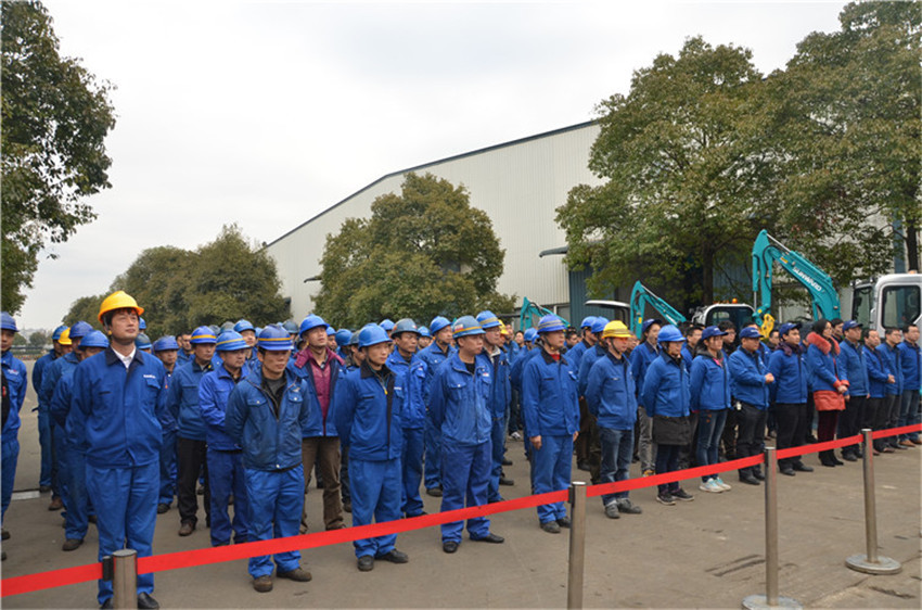 新品下线&精品批量上市：J9集团智能“组合拳”逆势出击