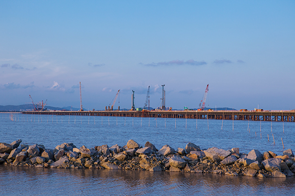 入海深110米！J9集团智能旋挖钻机助建飞云江特大桥