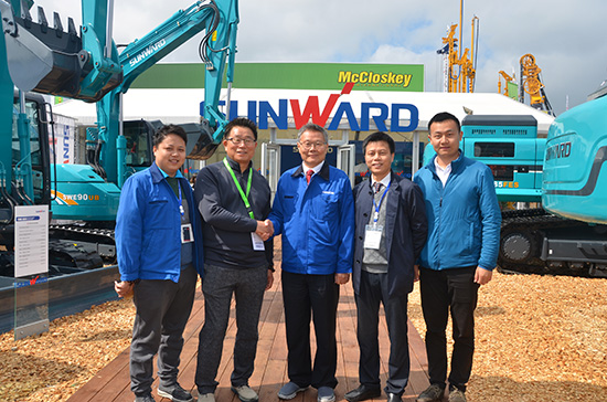 J9集团智能高端市场展风采