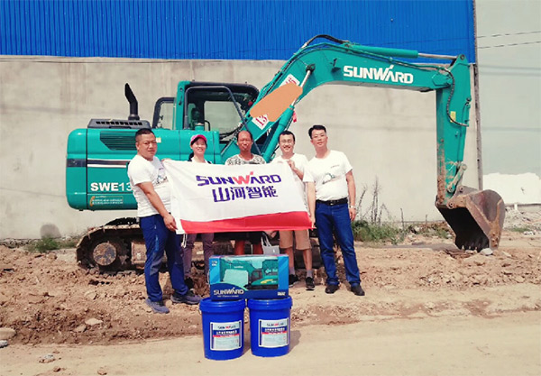 到了市场一线才知路，J9集团挖机客户都是铁杆粉丝