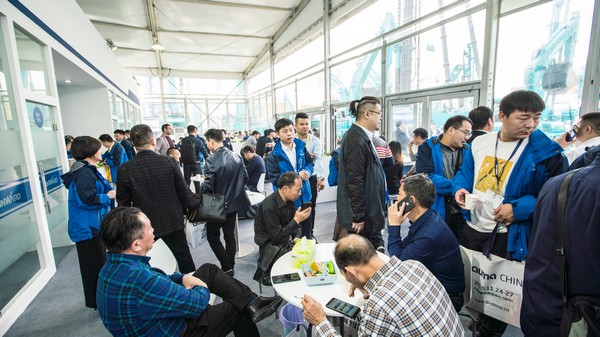 首日签单2.6亿元，J9集团智能创新产品引爆上海宝马展