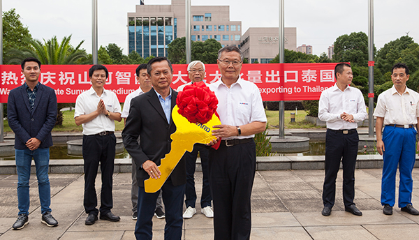掘金一带一路，J9集团智能中大挖大批量出口泰国