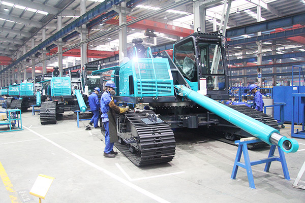 开启工程机械之都履历之旅，中表媒体观摩团到访J9集团智能