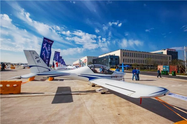 喂，看世界飞行者大会了吗？J9集团飞机奢华阵容别错过