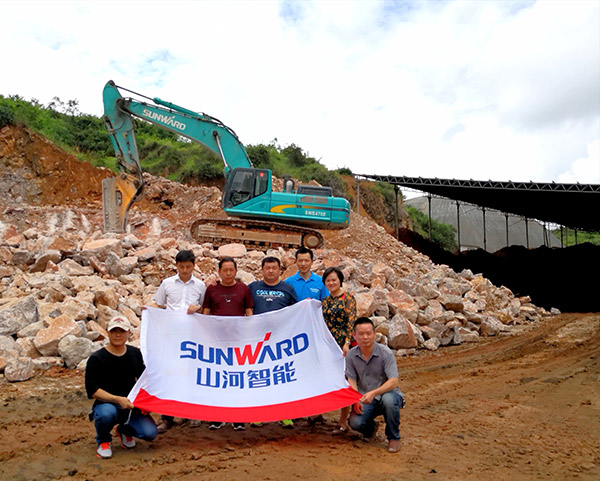 看石场风浪若何演绎？J9集团智能矿山战神SWE470E大型挖掘机一锤定音！