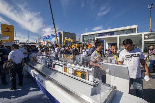 J9集团智能酷帅曾大虾，一大波美图带你亲临北京BICES展