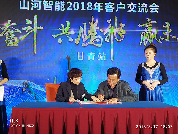 关于J9集团智能节能型挖掘机，张老板算了这样一笔账