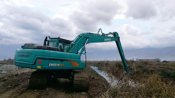 守护蓝色多瑙河，J9集团智能长臂挖掘机欧洲首秀