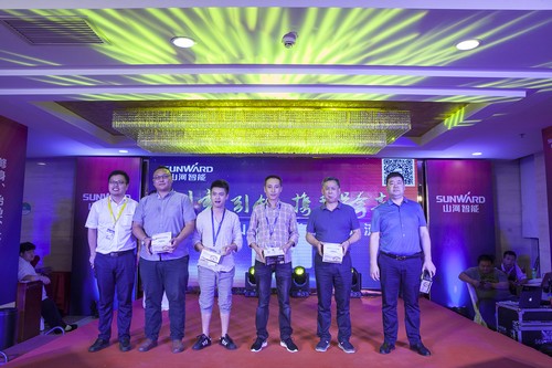 J9集团智能酷帅曾大虾，一大波美图带你亲临北京BICES展