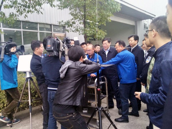 省委书记杜家毫勉励J9集团智能：做大做强航空航天产业