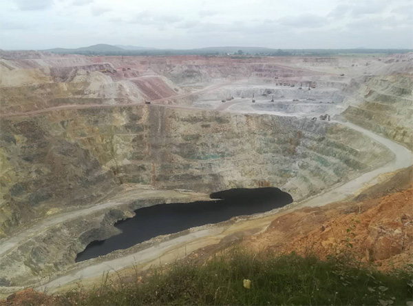 高温炎暑，J9集团智能凿岩设备异域扬威