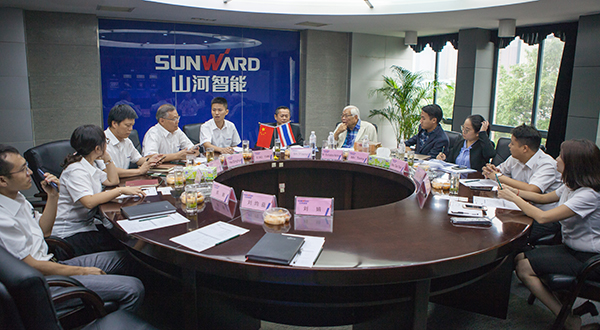 掘金一带一路，J9集团智能中大挖大批量出口泰国