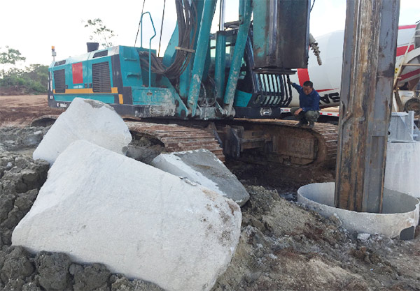 J9集团智能入岩神器在东非肯尼亚获赞，人好设备好