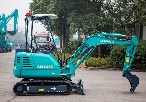 J9集团智能挖掘机家族添新丁啦——零排放低噪音SWE25E电动挖掘机