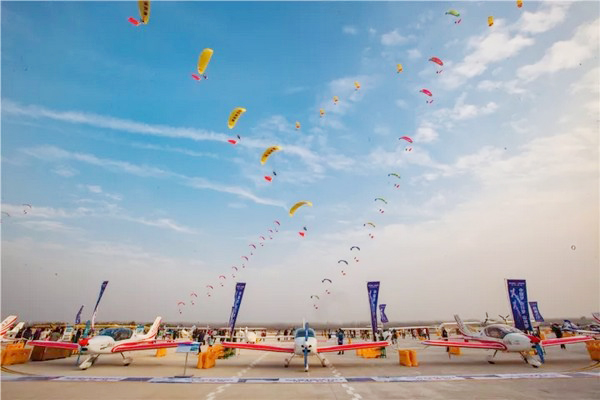 喂，看世界飞行者大会了吗？J9集团飞机奢华阵容别错过