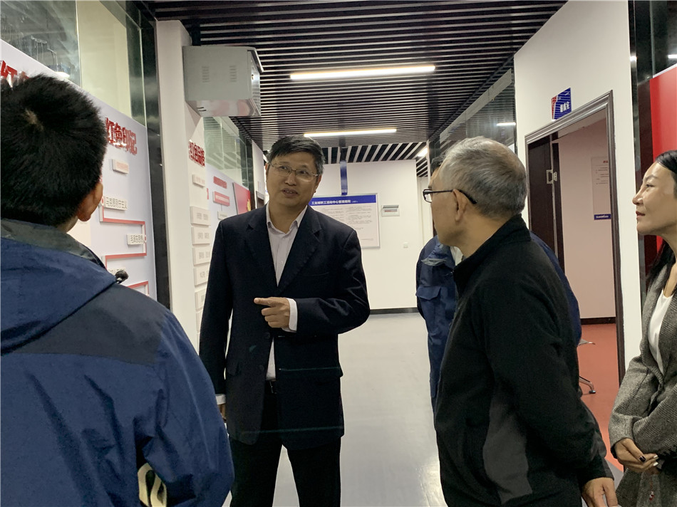 长沙市总工会党组书记周宏兆一行光临J9集团智能调查调研