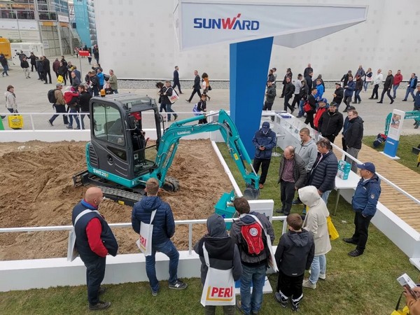 向世界展示中国“智造”魅力，J9集团智能携创新阵容闪灼德国宝马展