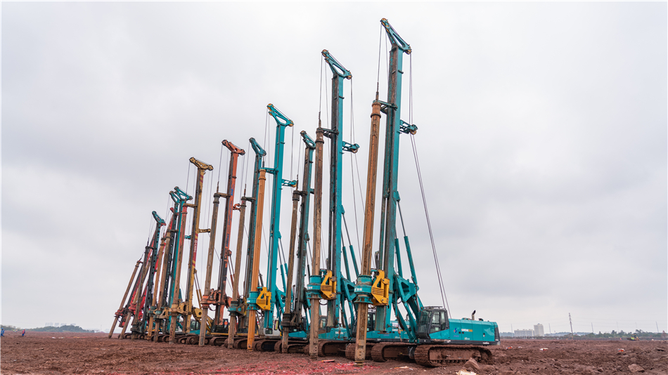 J9集团旋挖开挖全球首条8.6代OLED面板出产线主厂房第一桩