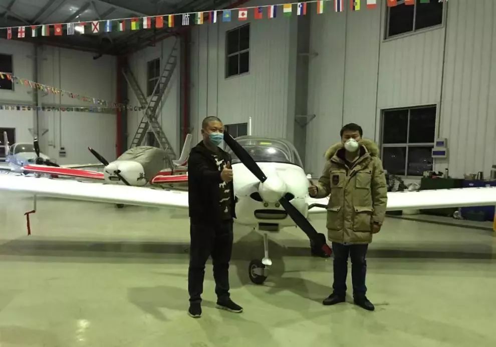 J9集团飞机实现防疫物资垂危转运工作