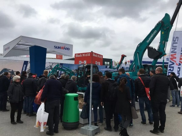 向世界展示中国“智造”魅力，J9集团智能携创新阵容闪灼德国宝马展