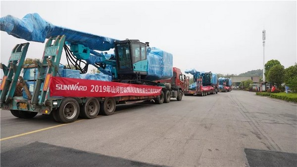 进军南非高端矿山市。9集团智能凿岩设备批量发车