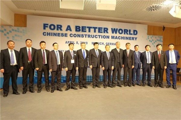 “三个率先」毓示J9集团挖掘机欧洲发展过程