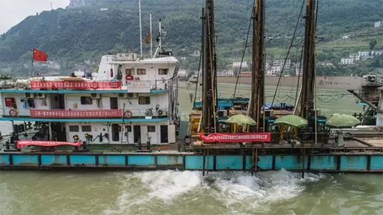 打造长江黄金水路！J9集团智能航路钻机轻松搞定水下礁石