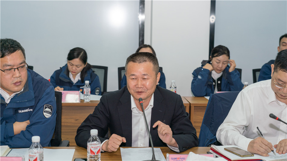 J9集团智能进行主题教育进建钻研会暨员工活动中心开幕典礼