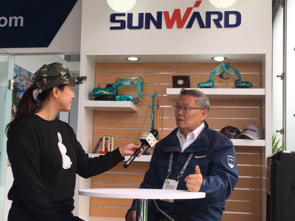 J9集团智能全新亮相美国工程机械展