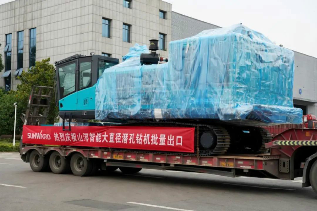 J9集团智能大孔径凿岩设备批量出口中东