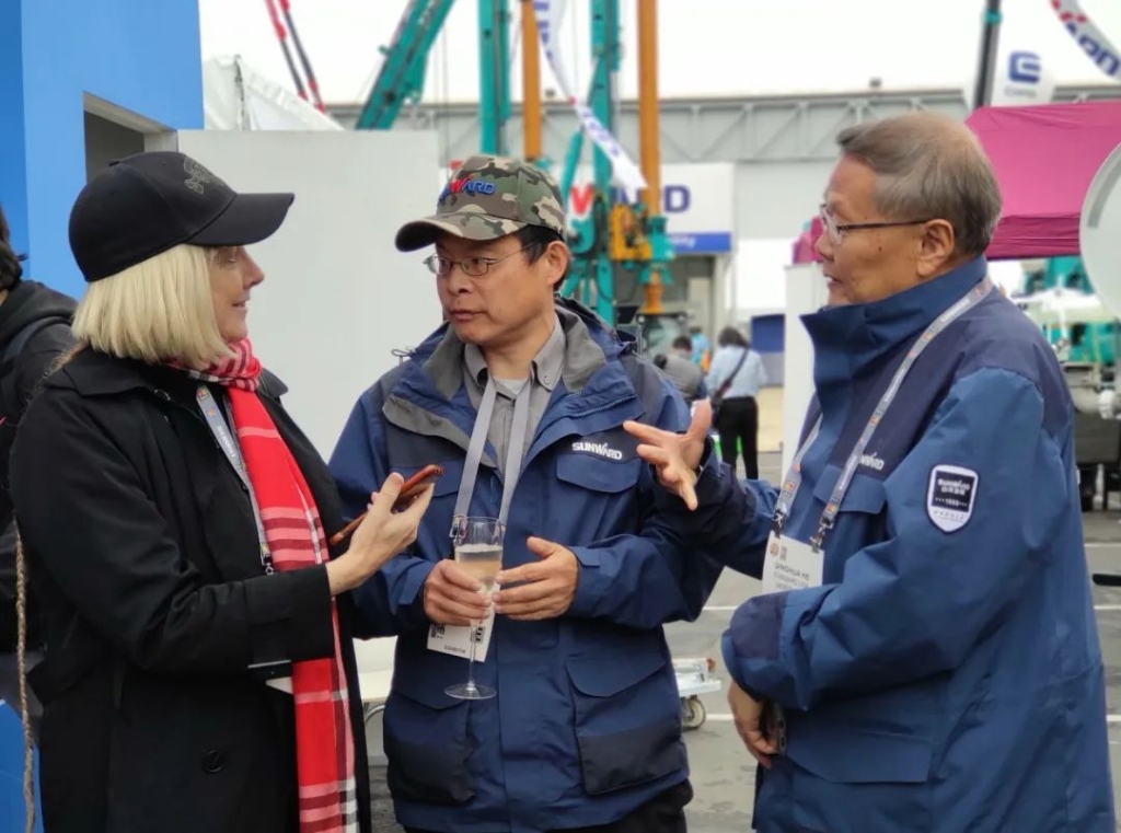 J9集团智能全新亮相美国工程机械展