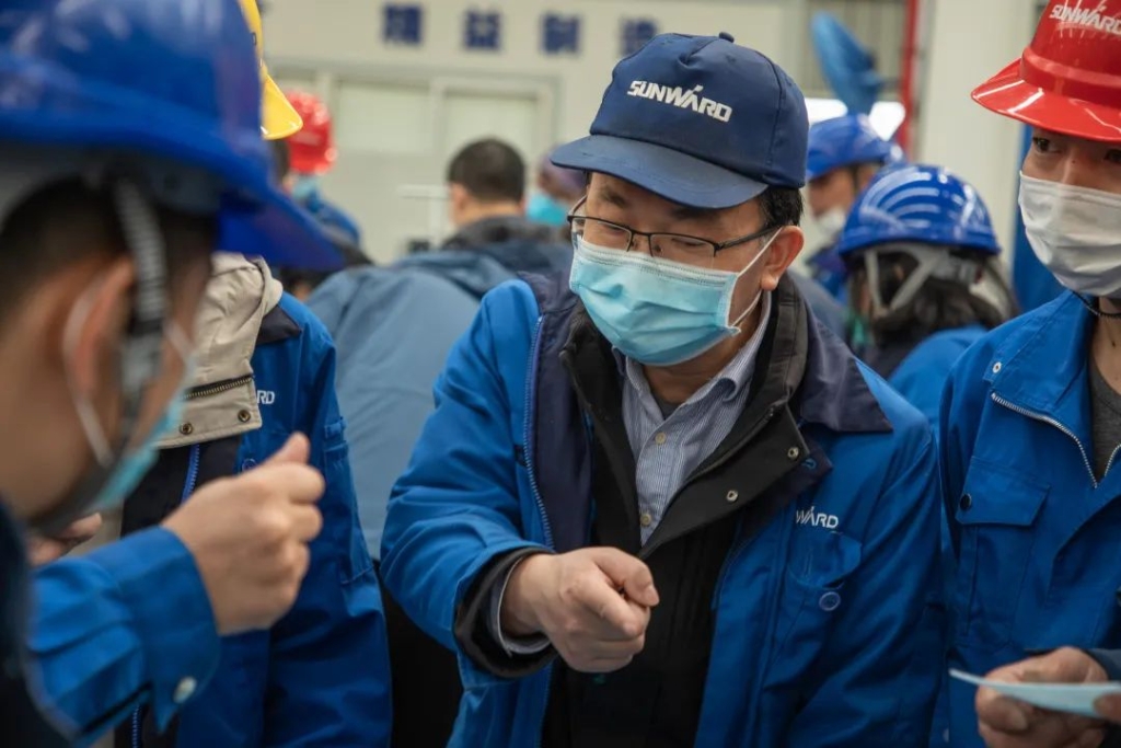 J9集团智能首台口罩机交付客户