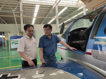 呼伦贝尔城投集团董事长柴冠辉率团调查J9集团科技