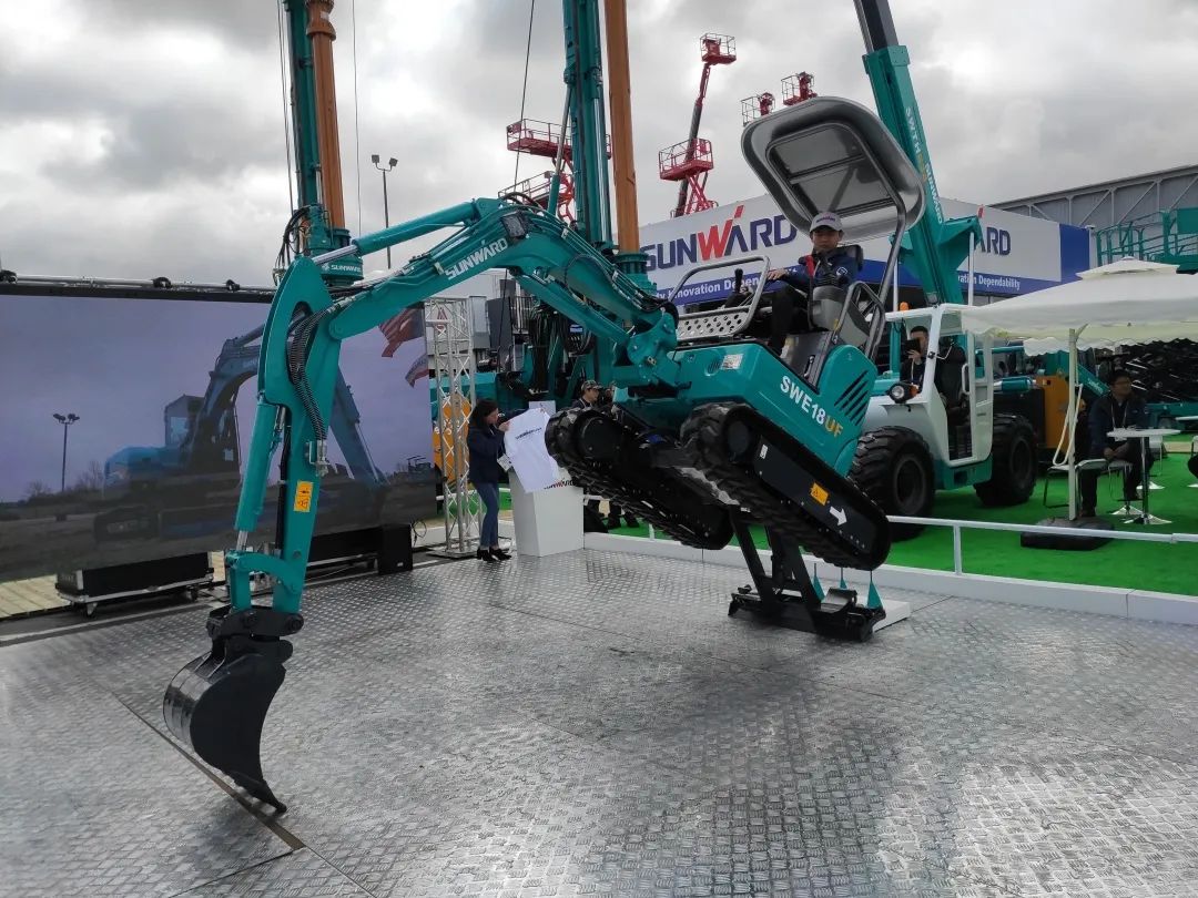 “卓越J9集团”全球互换会暨新产品颁布圆满进行