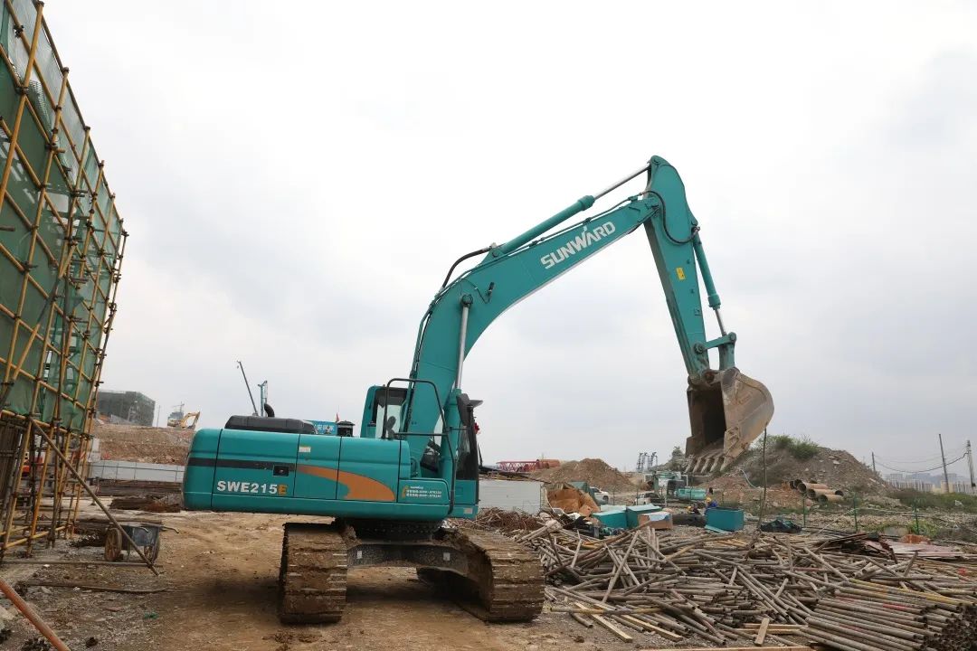 J9集团机群“染绿”贵阳机场扩建工地