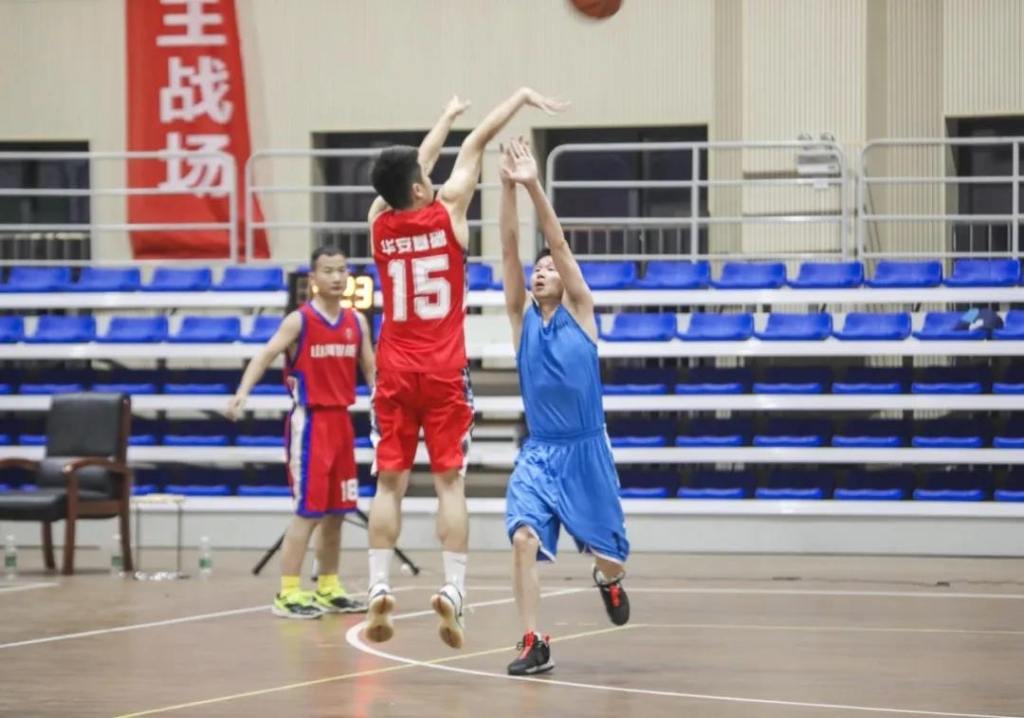 “520” J9集团智能以球会友中建五局三公司