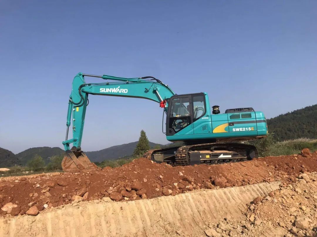 常益长高铁复工，网红“幼蓝”来助忙