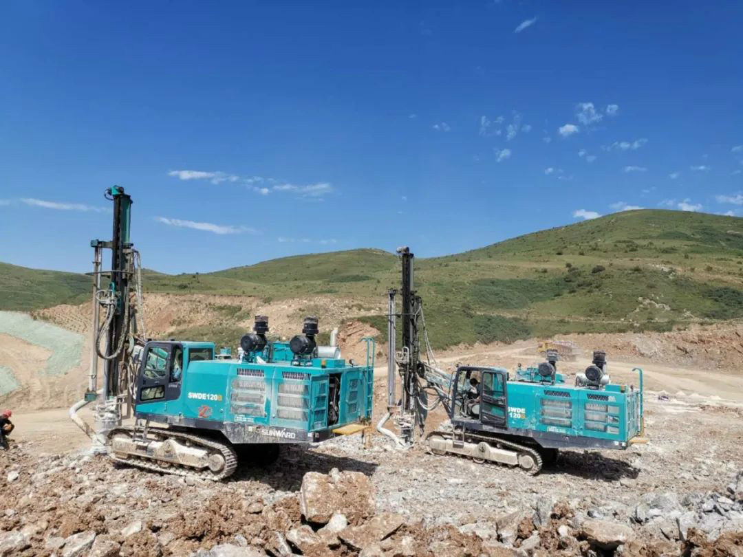 凿岩服务见缝插针 J9集团关爱无微不至——J9集团智能凿岩设备服务万里行活动走进甘肃平凉