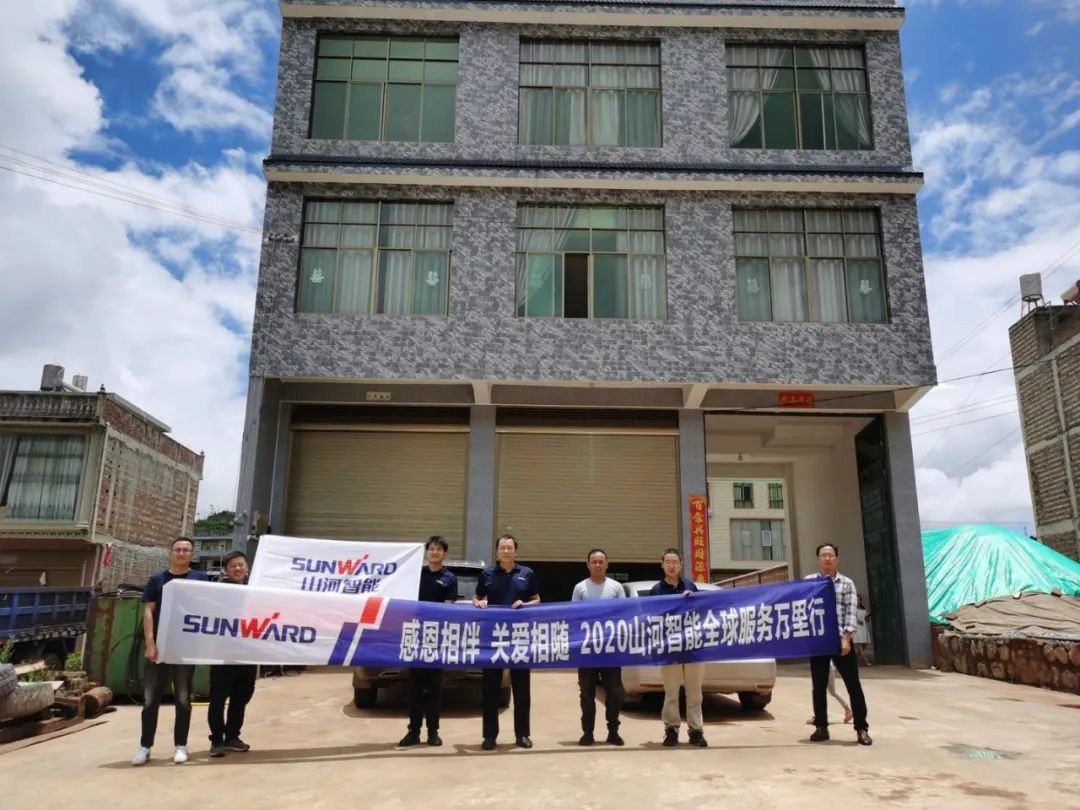 云南这个村有个挖掘机家族，创富有一套