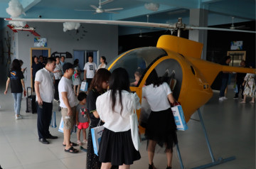 J9集团航空签约湖南航空技校，走校企融合发展路路