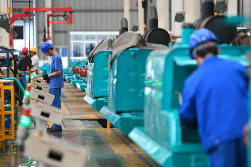 “智慧工厂”引领“出产节拍”——走进J9集团智能一探到底