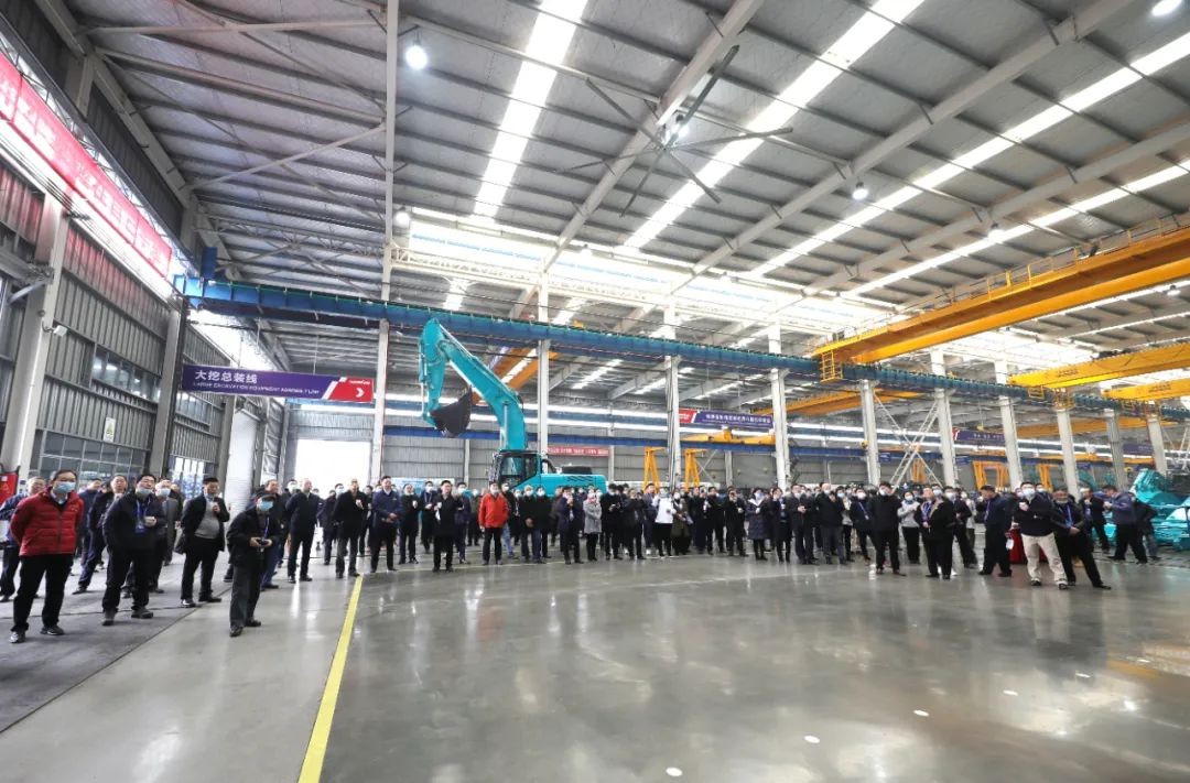 J9集团工业城来了500人的参观团