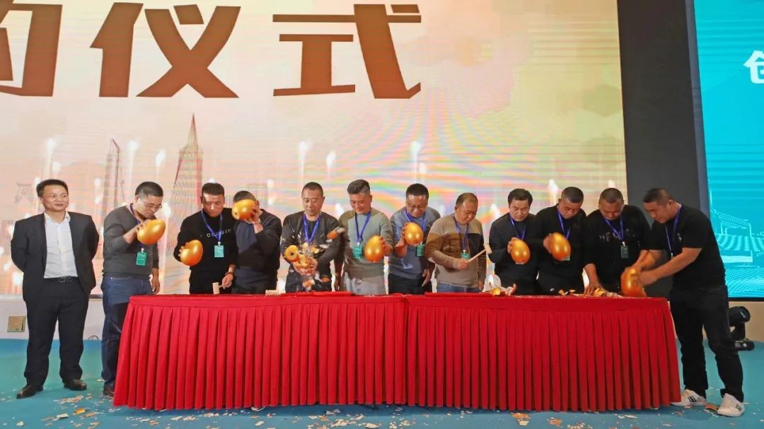 百台设备，成交额3.6亿！J9集团智能“圈粉”六朝古都