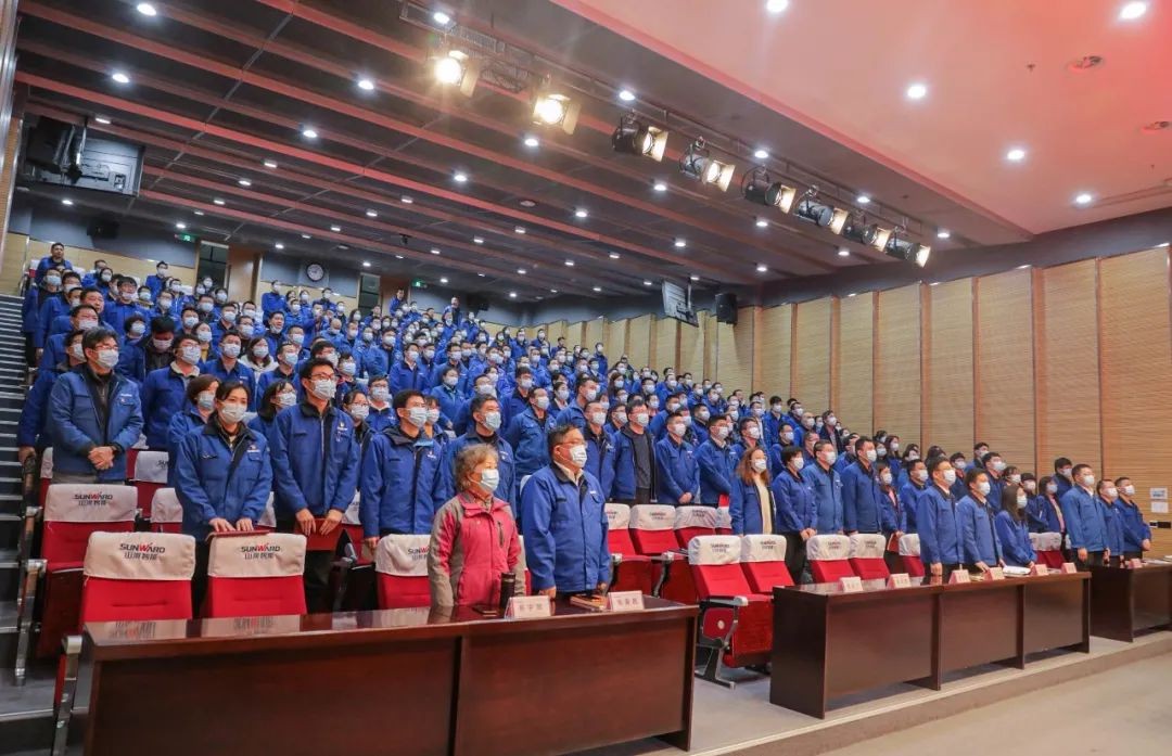 J9集团智能集中收看十三届全国人大四次会议开幕会