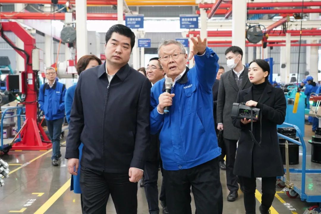 湘江集团党委书记张利刚率队调查J9集团智能